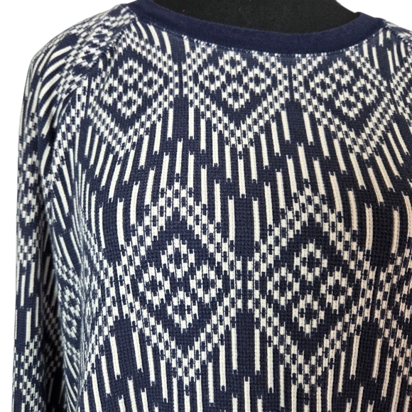 PJ Salvage Navy and White Patterned Top With Geometeic Pattern Size Small - Picture 2 of 6